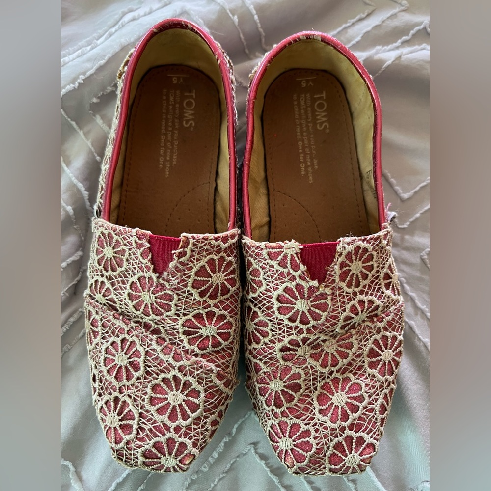 Tom’s Youth 5- glitter slides